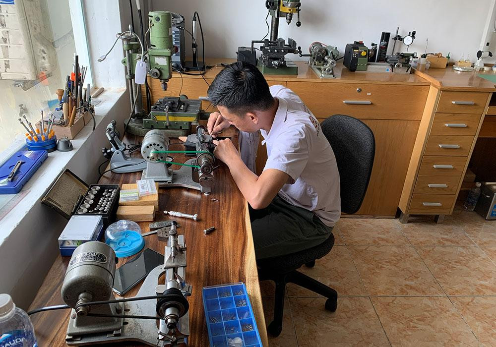 Trung Tâm Bảo Hành & Sửa Chữa Đồng Hồ Frederique Constant Chính Hãng, Uy Tín tại Việt Nam Trung Tâm Bảo Hành & Sửa Chữa Đồng Hồ Frederique Constant Chính Hãng, Uy Tín tại Việt Nam