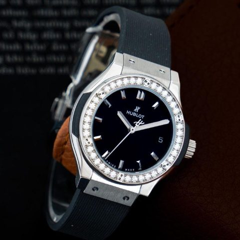 Hướng Dẫn Mua Đồng Hồ Hublot Đã Qua Sử Dụng: Từ A-Z để Sở Hữu Tuyệt Tác Chính Hãng