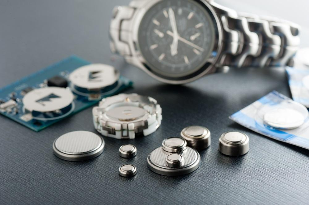 Bộ máy chất lượng cao bên trong đồng hồ Michael Kors nữ dây da