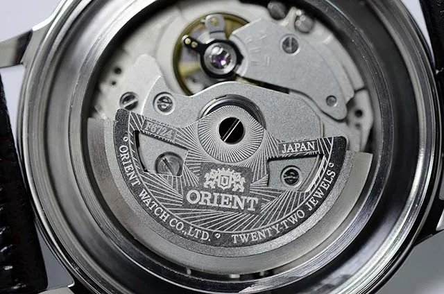 Bộ máy in-house chất lượng của đồng hồ Orient khi so sánh với Tissot