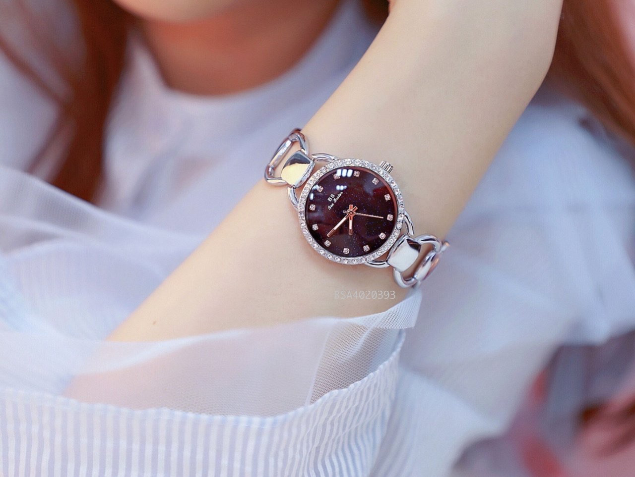 Đồng hồ Bee Sister nữ dây lắc thép không gỉ chụp toàn bộ