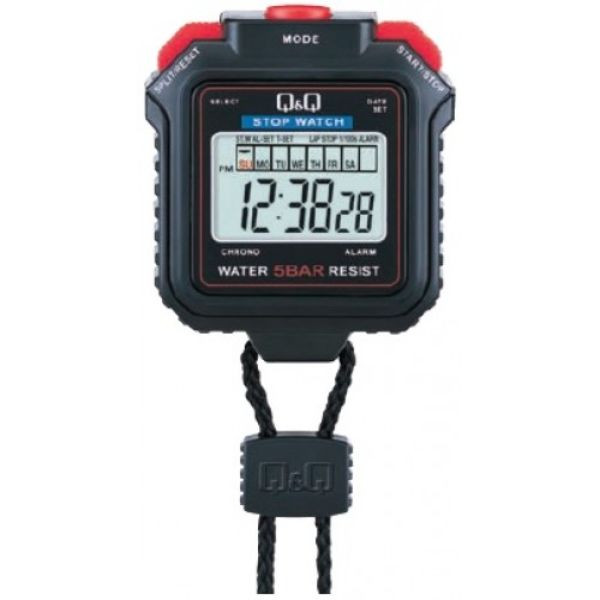 Đồng hồ bấm giờ Q&amp;Q được sử dụng bởi trọng tài, thể hiện tính ứng dụng chuyên nghiệp trong thể thao.