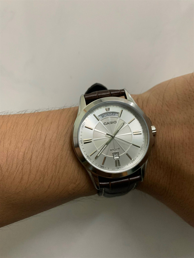 Một bức ảnh khác của khách hàng chụp đồng hồ Casio MTP-1381L-7AVDF với ánh sáng tự nhiên