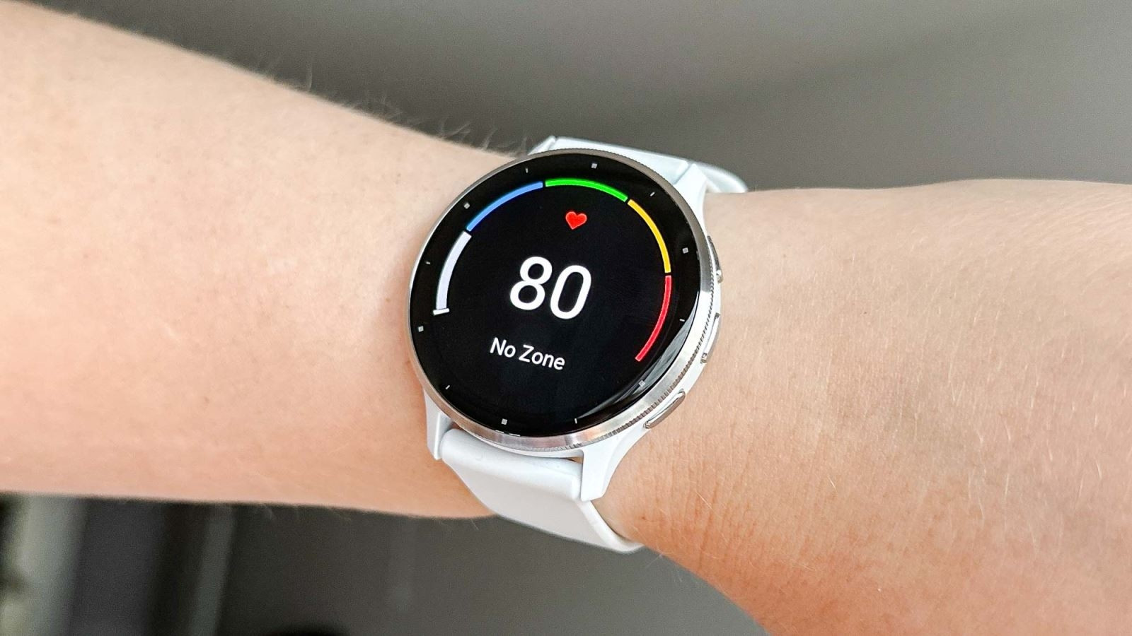 Đồng hồ thông minh Garmin Venu 3 với tính năng theo dõi giấc ngủ và tập luyện