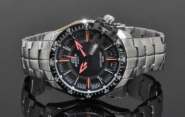 Đồng hồ nam Casio Edifice lịch lãm, phù hợp cho quý ông Hà Nội