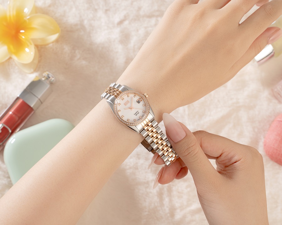Đồng Hồ Nữ Giá Tầm Trung: Lựa Chọn Thông Minh Cho Phái Đẹp Hiện Đại