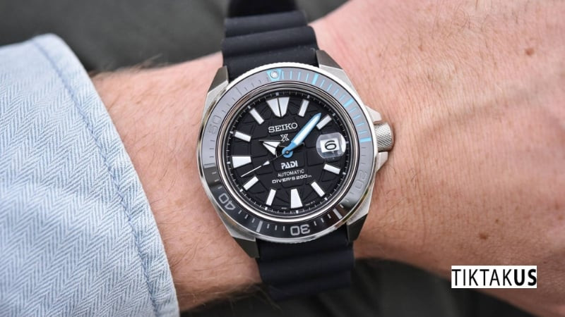 Đồng Hồ SEIKO Prospex King Samurai PADI SRPG21K1 Kính Sapphire Chống Nước Lặn 200m Bezel Ceramic, một trong những loại đồng hồ đeo tay nam chuyên dụng