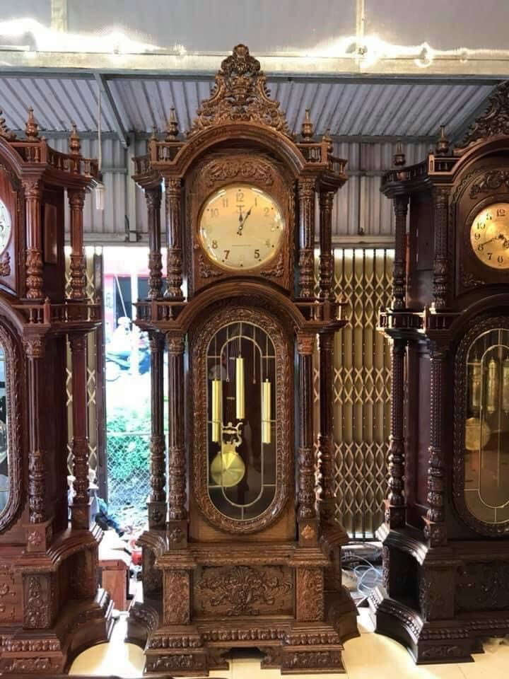 Đồng hồ cây quả lắc gỗ hương, một trong các mẫu đồng hồ gỗ đẹp hiện đại