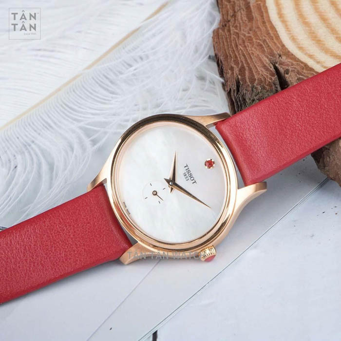 Đồng hồ Tissot T103.310.36.111.01 - một trong những mẫu đồng hồ nữ mới nhất với dây da đỏ