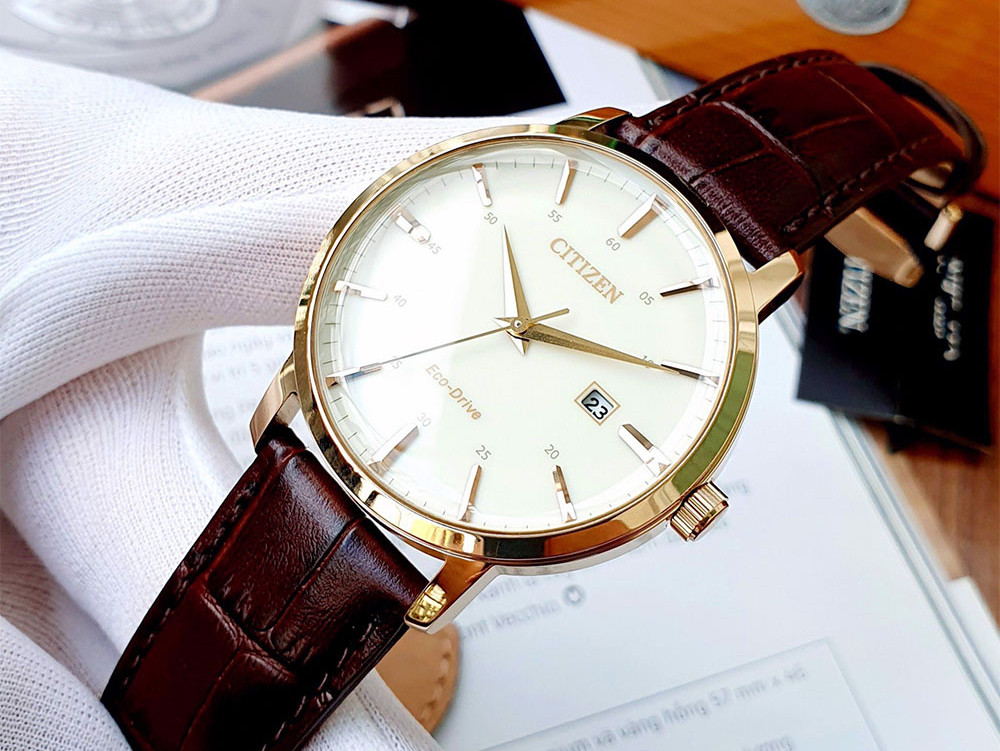Dây đồng hồ da bị ẩm mốc, bám bẩn nặng cần được thay thế