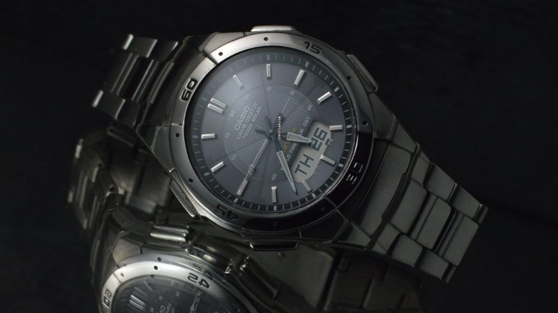 Đồng hồ Casio Wave Ceptor Tough Solar có giá thành hợp lý với nhiều tính năng