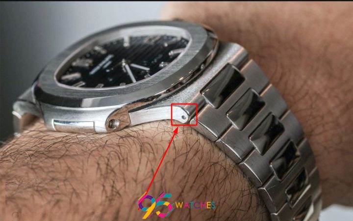 Dụng cụ Spring Bar Tool chuyên dụng để điều chỉnh mắt dây kim loại khi đeo đồng hồ Patek Philippe.