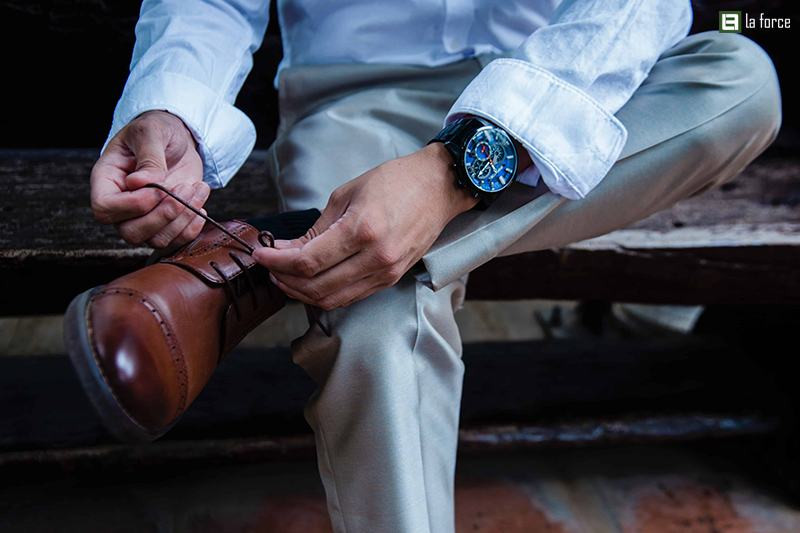 Lựa chọn màu đồng hồ phù hợp với màu giày