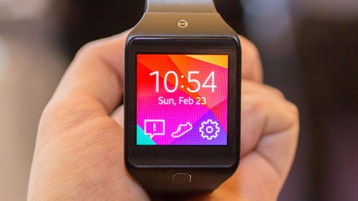 Đồng hồ Samsung Gear 2 Neo với màn hình hiển thị