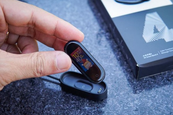 Sạc Pin Đồng Hồ Thông Minh Xiaomi Đúng Cách: Hướng Dẫn Toàn Diện Để Tối Ưu Hóa Tuổi Thọ Pin