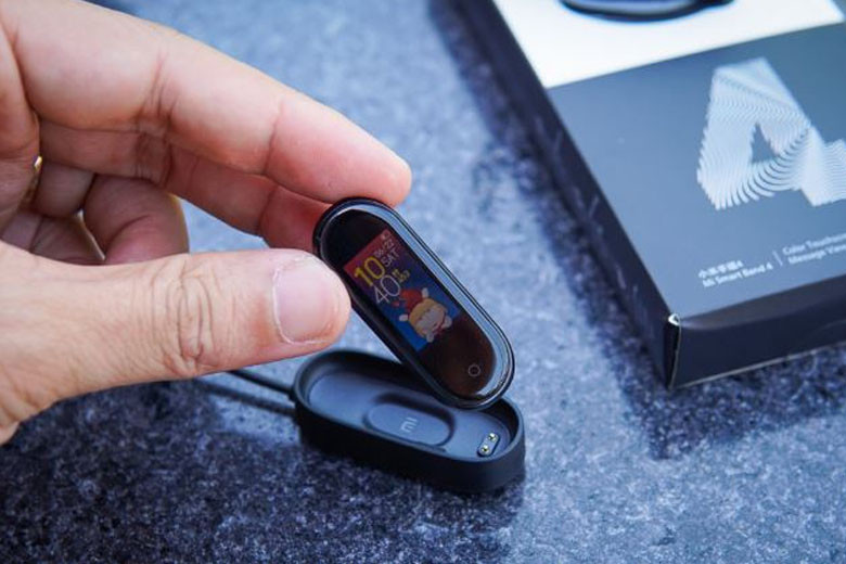 Mẹo sạc pin đồng hồ thông minh Xiaomi hiệu quả, tránh làm nóng thiết bị