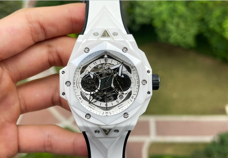 Những điều cần lưu ý khi sở hữu và cách sử dụng đồng hồ Hublot chính hãng