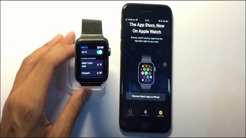 Màn hình smartwatch hiển thị giao diện kho ứng dụng