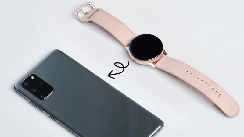Samsung Galaxy Watch và điện thoại Android