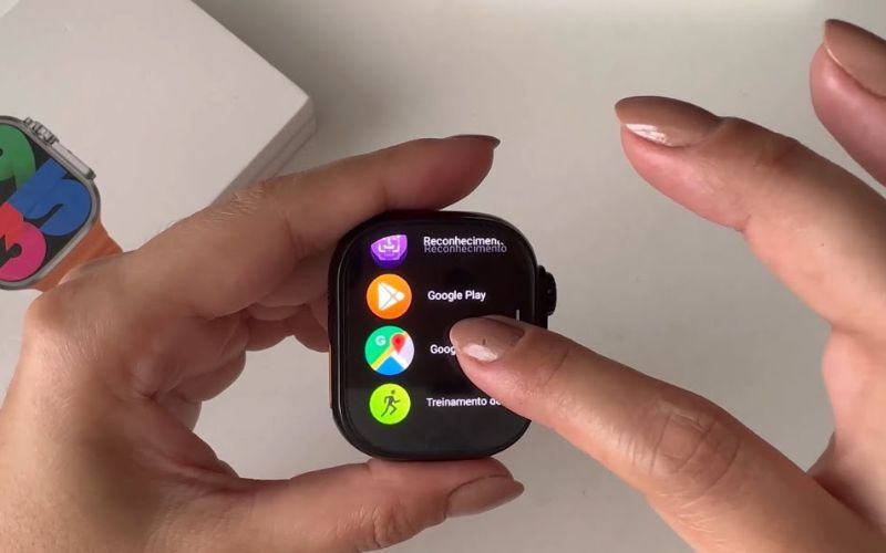 Tải và cài đặt thêm các ứng dụng hữu ích trực tiếp từ kho ứng dụng trên đồng hồ thông minh.