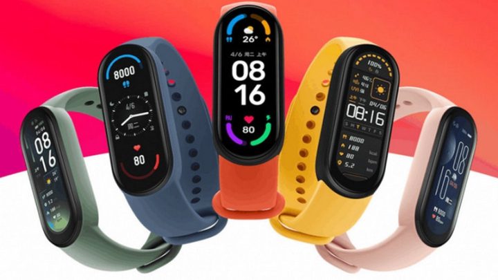 Cách sạc đồng hồ Xiaomi Mi Band 3: Tháo bĂng ra khỏi dây đeo tay