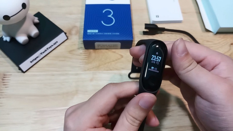 Màn hình mặc định của đồng hồ Xiaomi chỉ hiển thị thời gian