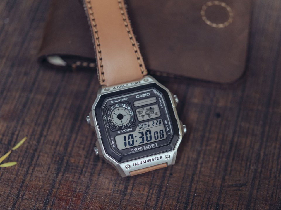 Phiên bản đồng hồ Casio 1200WHD dây da sang trọng, bền bỉ khi được bảo quản đúng cách