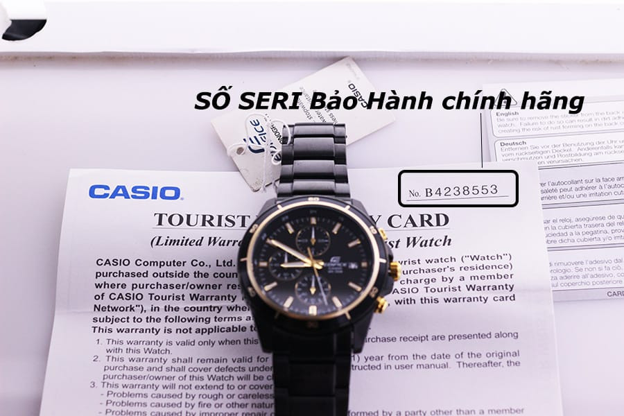 Đồng hồ Casio Edifice EFR-526BK-1A9VUDF trên cổ tay, thể hiện phong cách mạnh mẽ và hiện đại, một lựa chọn tuyệt vời cho đồng hồ Casio chính hãng sale
