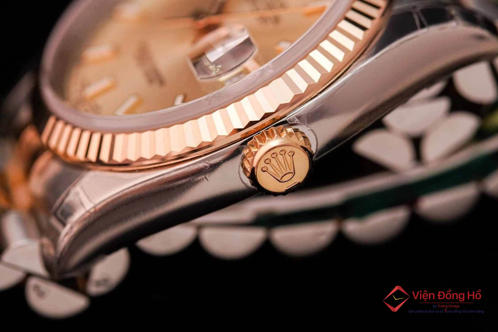 Núm đồng hồ điều chỉnh thời gian và chức năng khác trong cấu tạo đồng hồ đeo tay
