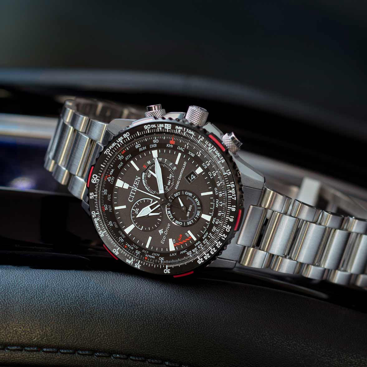 Đồng hồ nam Citizen Promaster CB5001-57E, đại diện cho đồng hồ Citizen Nhật Bản