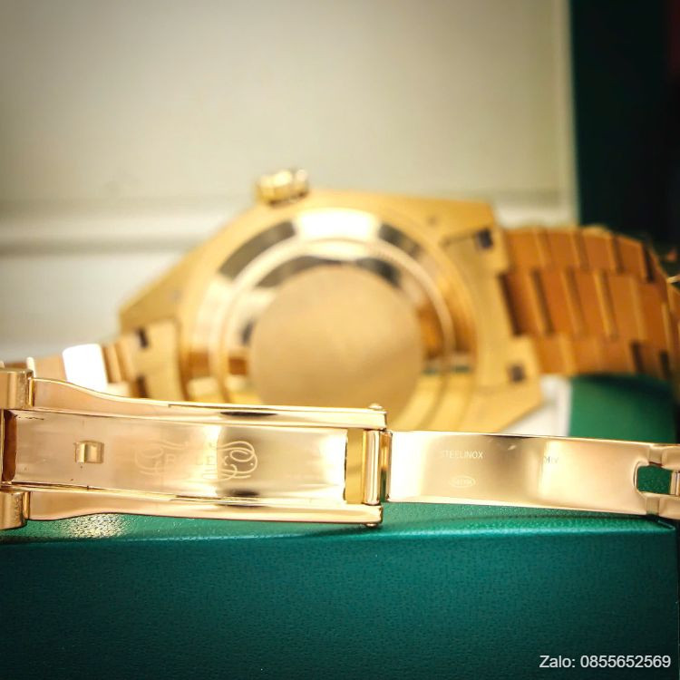 Chi tiết khóa gập thông minh của đồng hồ Rolex Day Date