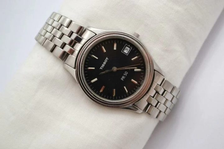 Giá đồng hồ Tissot 1853 PR50: Hình ảnh tổng thể chiếc Tissot PR50 sang trọng