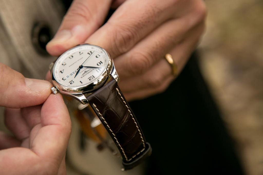 Đồng hồ Longines cơ và quartz: lựa chọn nào phù hợp