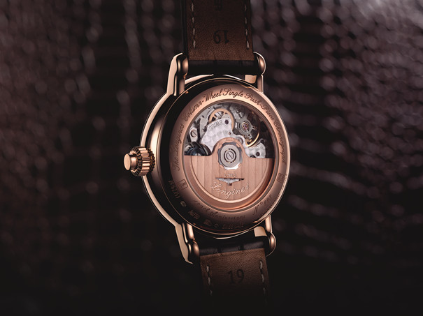 Cận cảnh bộ máy đồng hồ cơ Automatic của Longines