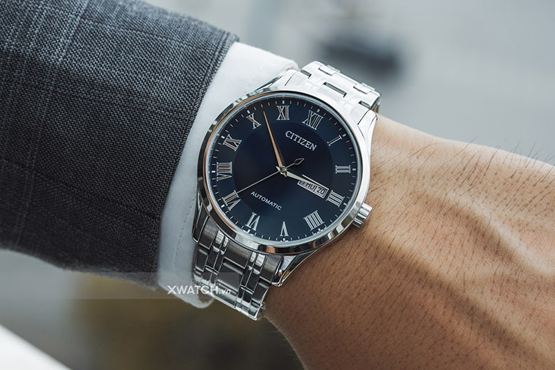 Đồng hồ Citizen NH8360-80L mặt xanh nổi bật