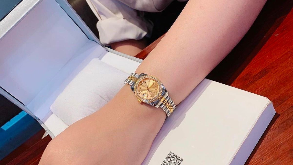 Hình ảnh một chiếc đồng hồ Amica thời trang, gợi ý quyết định có nên mua đồng hồ Amica không cho người dùng