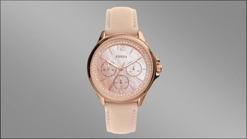 Đồng hồ Fossil với lịch ngày và lịch thứ, tăng tiện ích cho người dùng