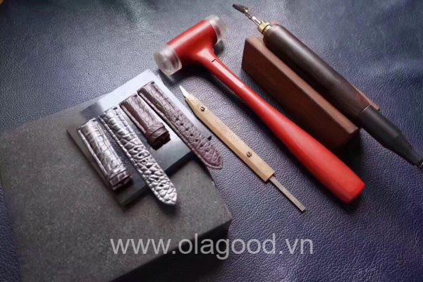 Dây da đồng hồ cá sấu TPHCM DH011S với công nghệ may gấp mép bền bỉ