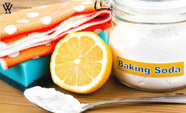 Cách dùng baking soda để làm sạch và loại bỏ vết xước trên dây đồng hồ kim loại