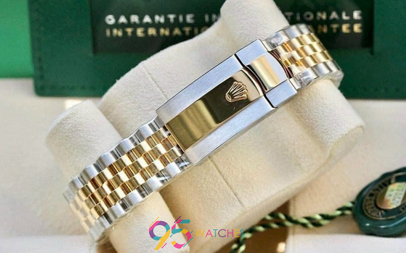 Dây đeo Jubilee hai tông màu của đồng hồ Rolex Datejust 16233