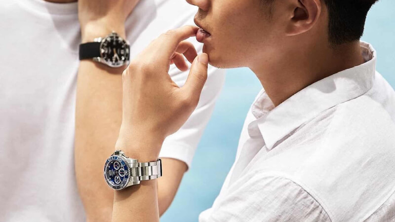 Đeo Đồng Hồ Ở Vị Trí Nào? Hướng Dẫn Toàn Diện Để Tối Ưu Phong Cách, Thoải Mái và Phong Thủy