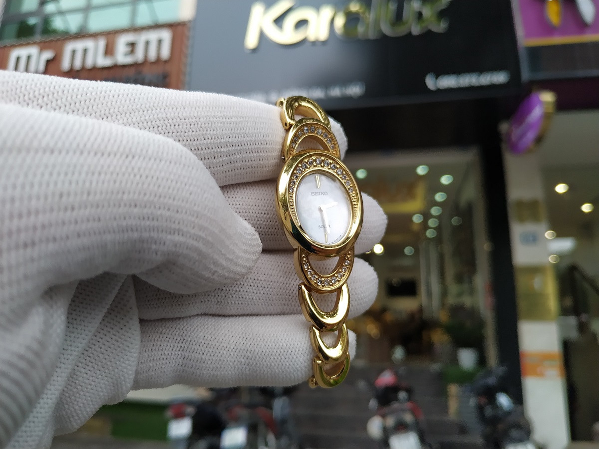 Phục hồi và làm mới đồng hồ Seiko với dịch vụ mạ vàng đồng hồ Hà Nội uy tín.