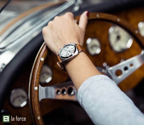 Người đeo đồng hồ tay trái biểu lộ tính cách gì