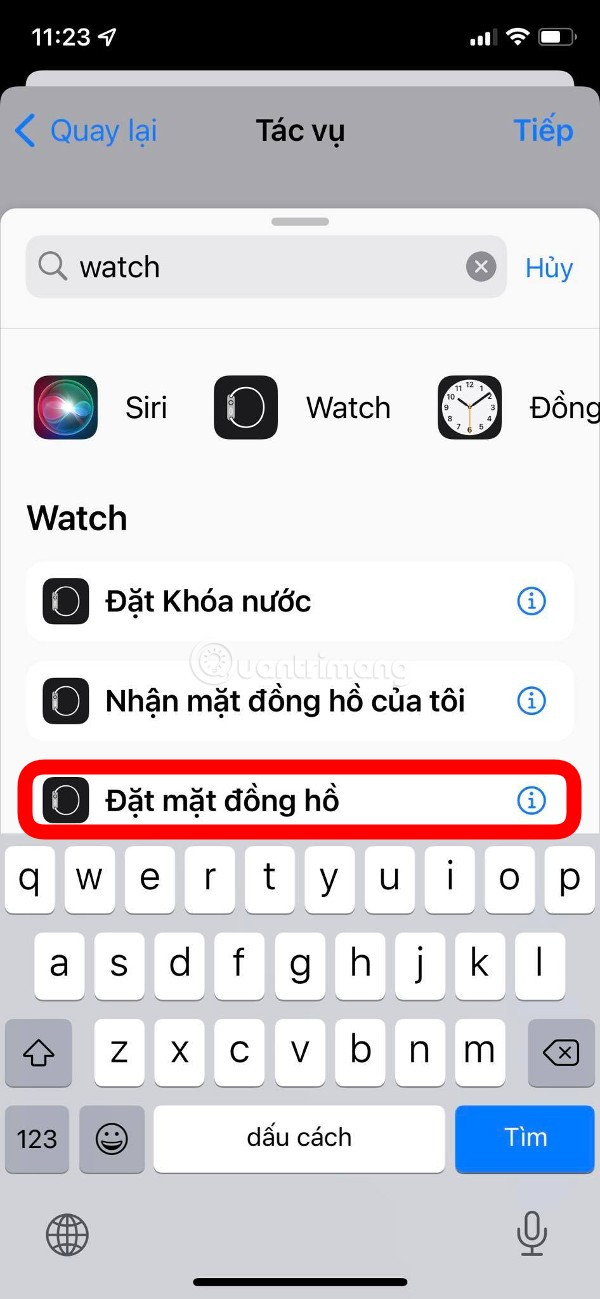 Chọn tác vụ "Đặt mặt đồng hồ" để cài đặt Apple Watch theo vị trí