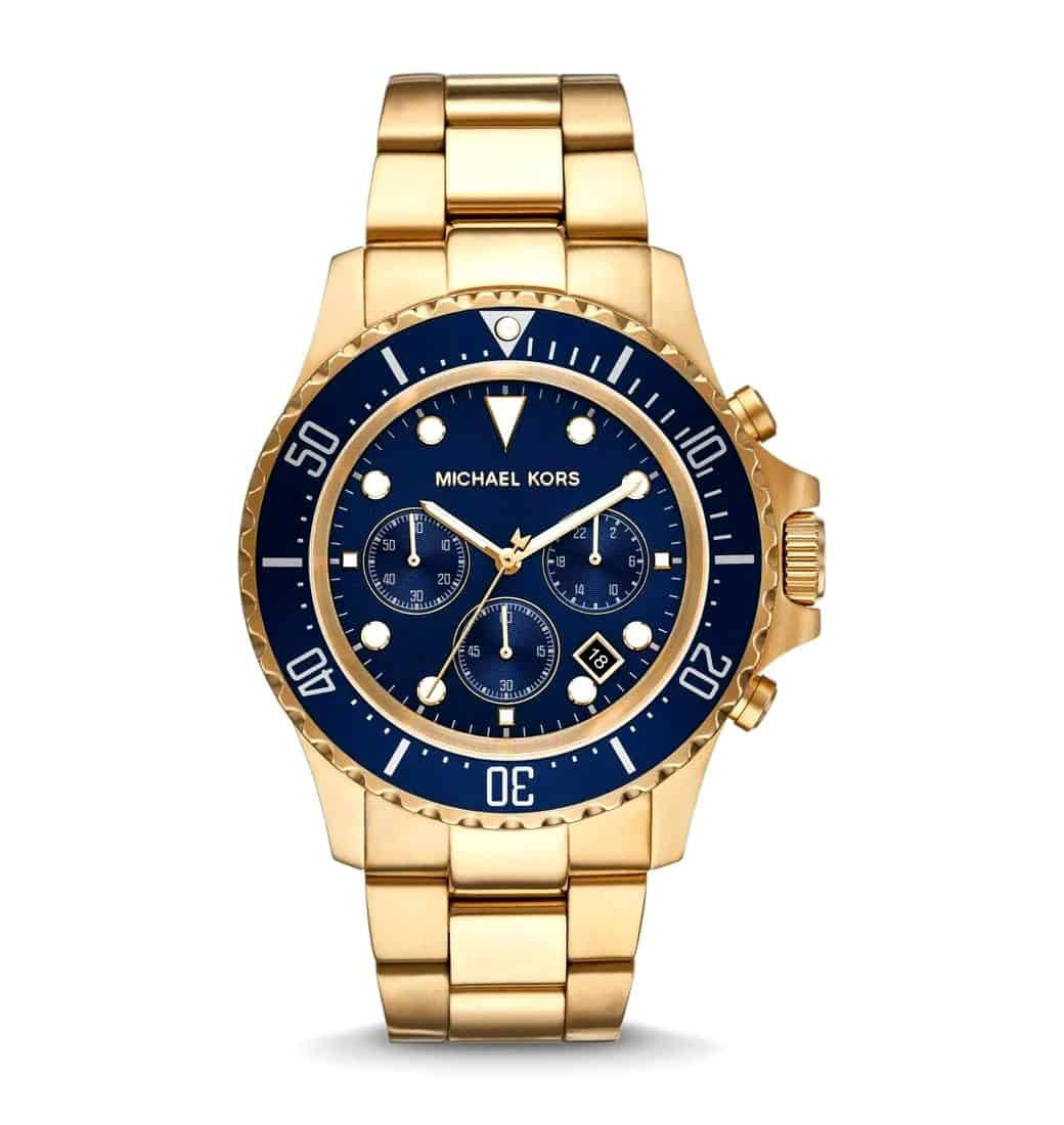 Đồng hồ Michael Kors Gold-Tone nam tính với thiết kế mạnh mẽ, màu vàng sang trọng và chất liệu kim loại bền bỉ