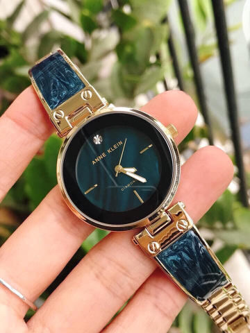 Set Đồng Hồ Nữ Anne Klein: Biểu Tượng Thời Trang và Chất Lượng Đáng Tin Cậy