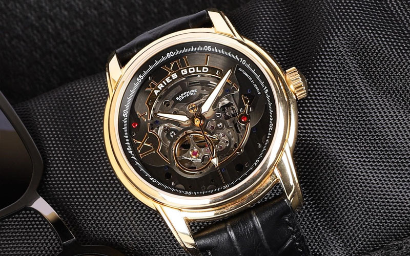 Cận cảnh bộ máy Automatic tinh xảo bên trong đồng hồ Aries Gold.