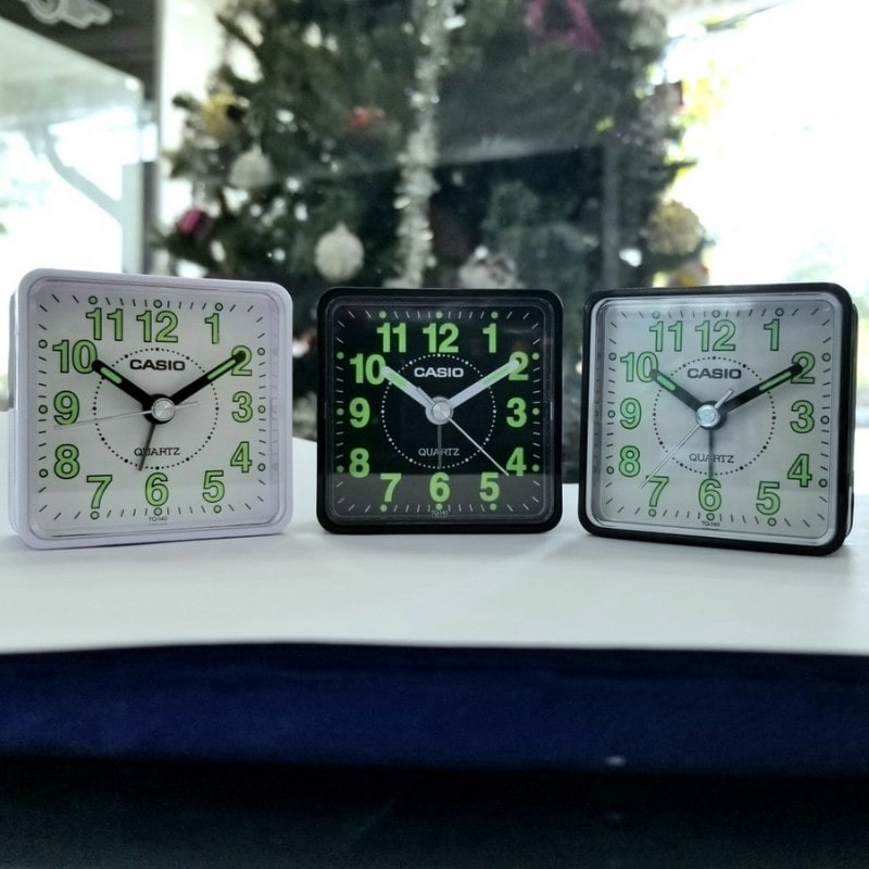 Đồng hồ để bàn Casio kiểu dáng quen thuộc, dễ nhìn