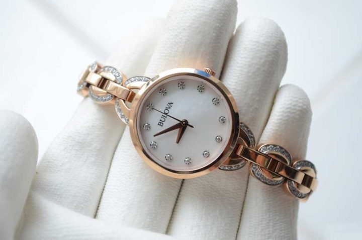 Đồng Hồ Bulova Nữ Đính Kim Cương: Hướng Dẫn Phân Biệt Thật Giả và Top 5 Mẫu Đẹp Nhất