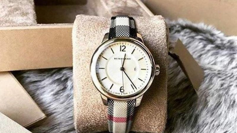 Hình ảnh họa tiết caro - điểm nhấn khác biệt của đồng hồ Burberry